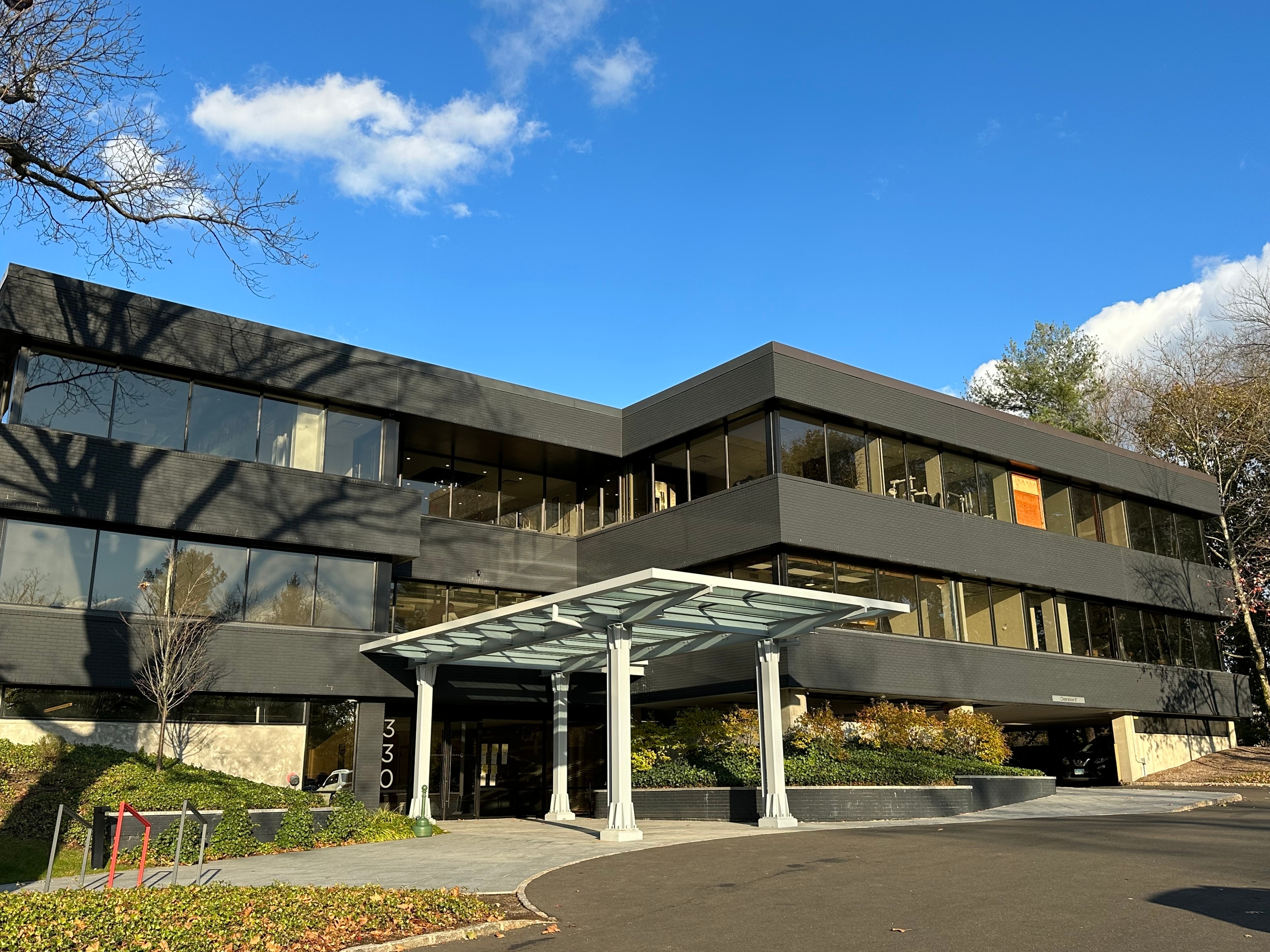 Harbor Point Dental Darien office exterior